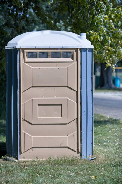 Best Porta potty rental near me  in Dundee, FL